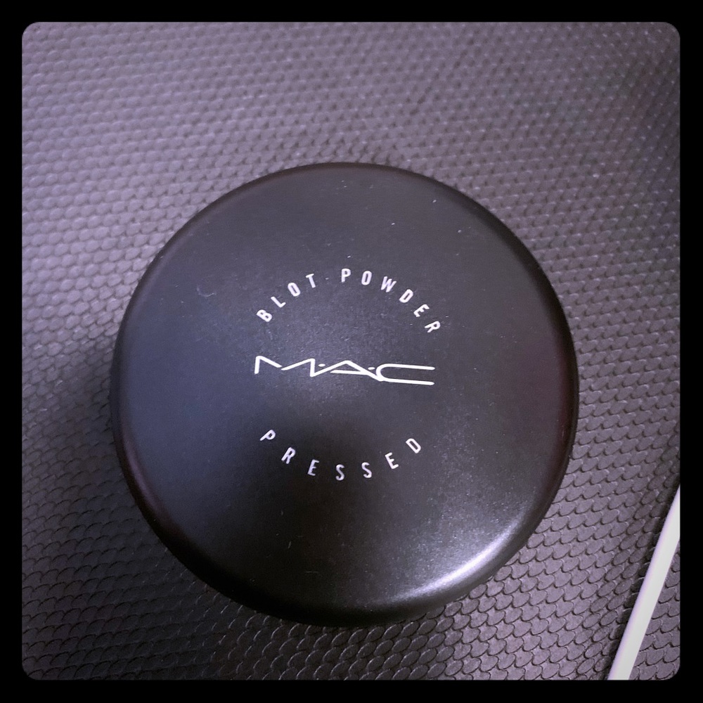 MAC Blot Powder / Pressed